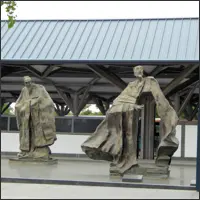 Statues of two scholars at Suzhou Railway Station, including Fan Zhongyan in the center